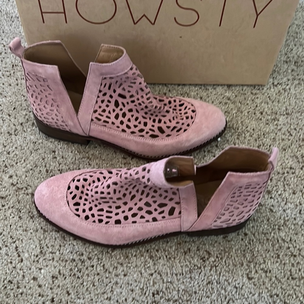 Howsty brand new pink boots